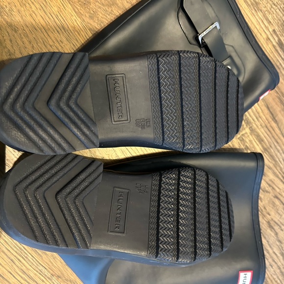 Hunter Navy Tall Rain Boots - Picture 5 of 6